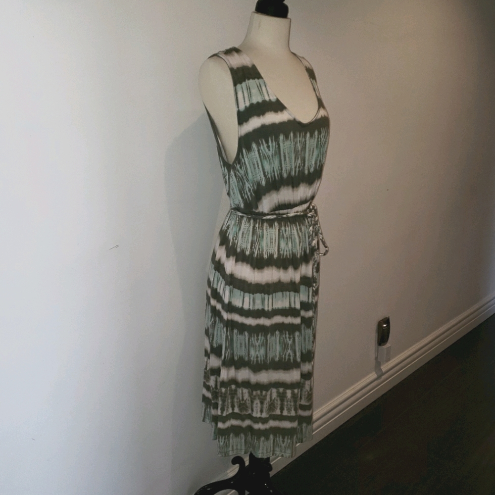 Dress - Picture 4 of 6
